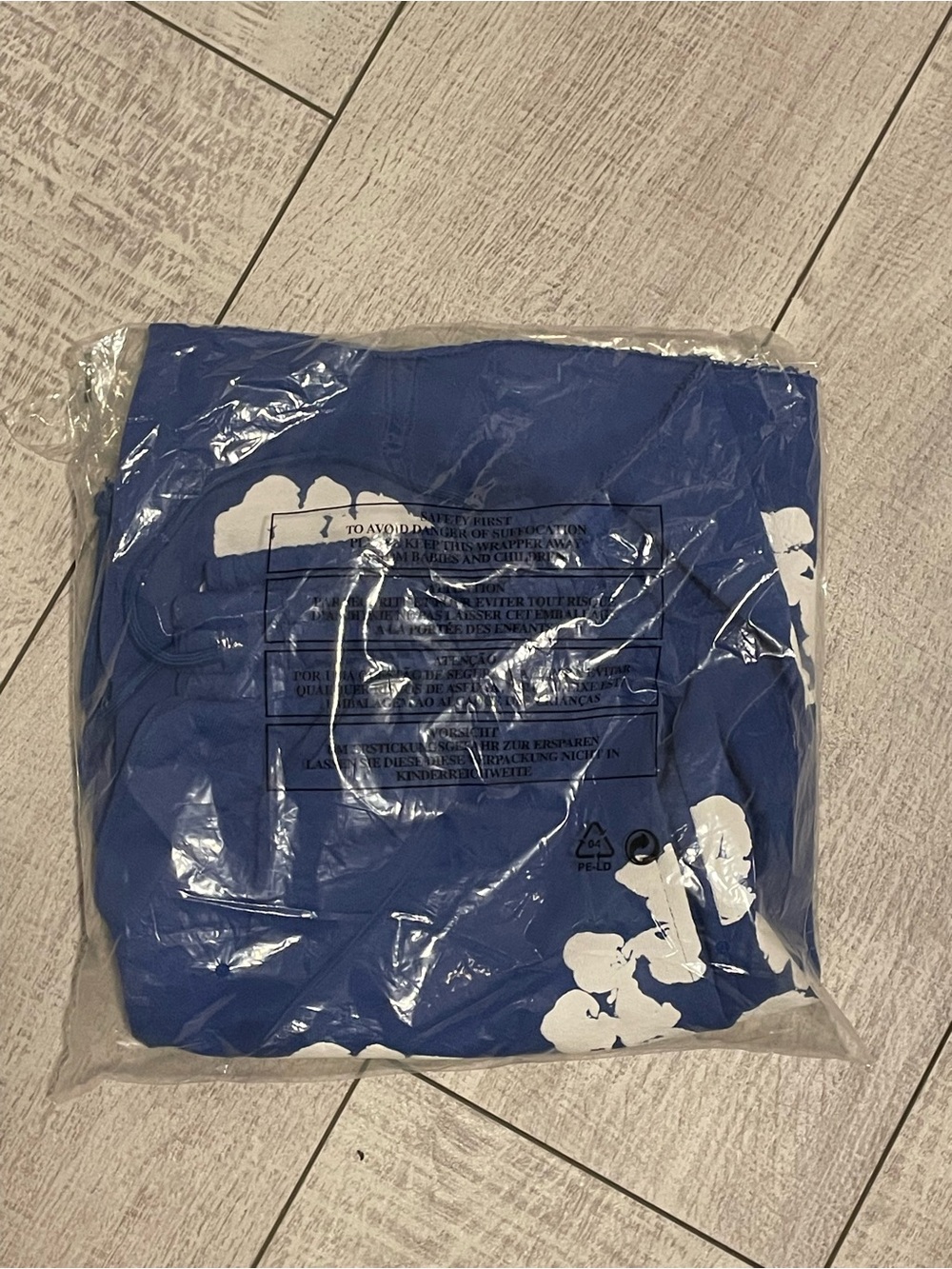 size medium Royal blue denim, tears Drawstring Shorts - Picture 3 of 3